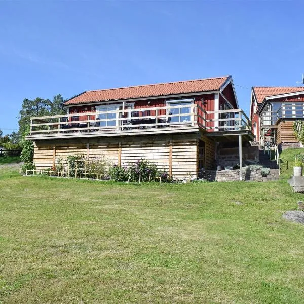 2 Bedroom Pet Friendly Home In Figeholm, hotel v destinaci Figeholm