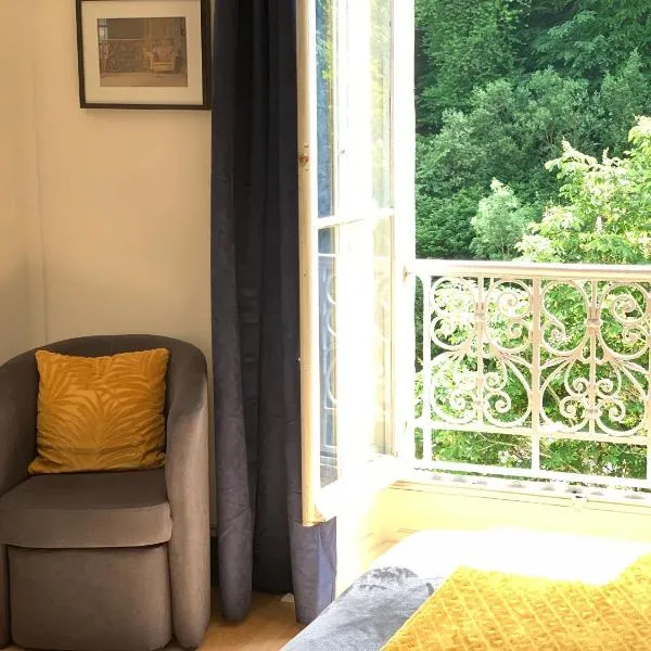 PYRENE HOLIDAYS- Location studio - voyage et cure thermale Capvern les Bains, hotel em Capvern