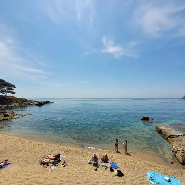 Playa Canadell MAR P primera línea de mar con terraza - WeHost Costa Brava, hotel em Calella de Palafrugell