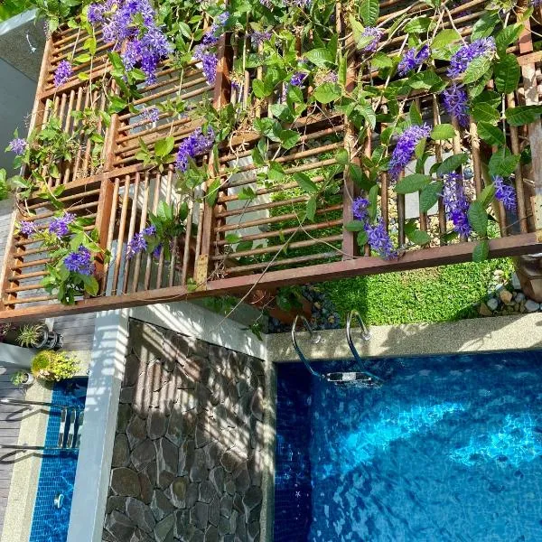 Ikiru 18 Private Saltwater Pool Villa, 3 Ensuite BR, Outdoor BBQ, 5 mins to Beach, hotel v destinaci Pantai Cenang