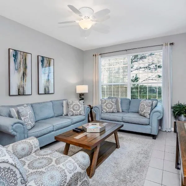 Updated LAKEVIEW Condo, Minutes from Disney, hotel em Loughman