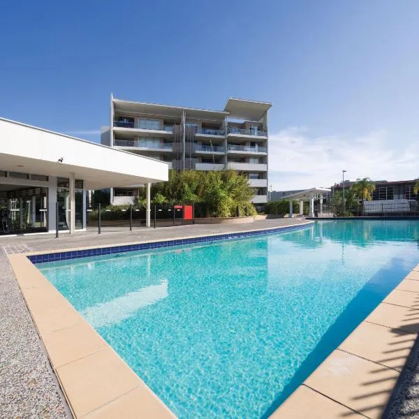 Oaks Brisbane Mews Suites to Gold Coast Airport (OOL) premium and luxurious chauffeur service