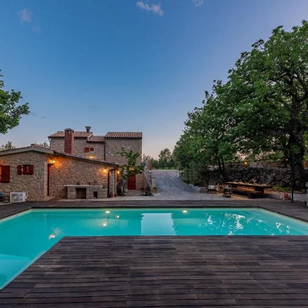 Villa Stone House Magarac, hotel en Seline