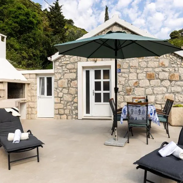 PERLA - small comfy house with the terrace, hotel v destinácii Prožura