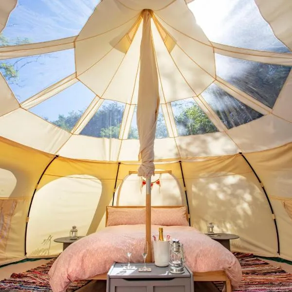 Lloyds Meadow Glamping, hotel v destinaci Chester