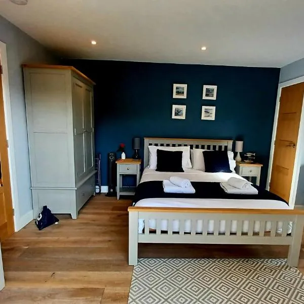 Stylish coastal retreat in St Ives, hotel in Carbis Bay