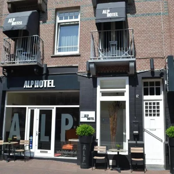 Alp Hotel, hotel sa Halfweg