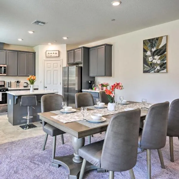Sacramento Retreat with Yard about 13 Mi to Dtwn!, khách sạn ở Elk Grove