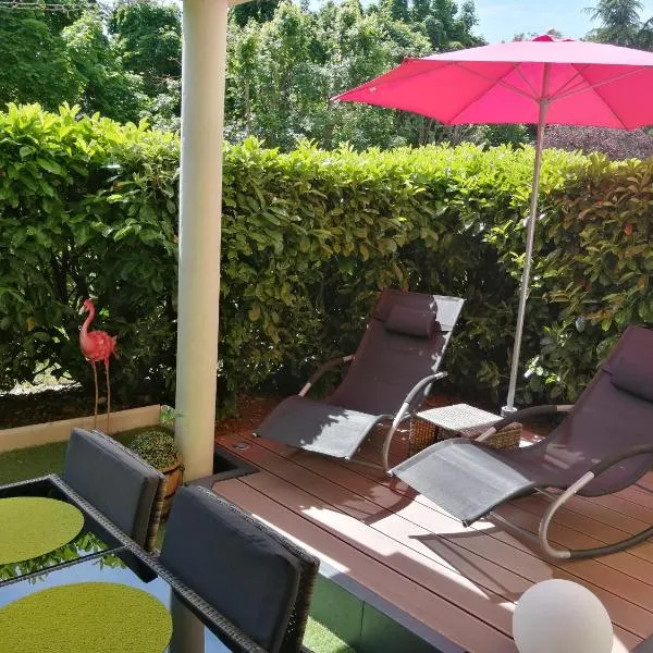 Romantisme et glamour 2 avec spa , clim et jardin, hotel v Dijonu