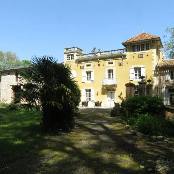 Château de la Prade, hotel v destinaci Bram