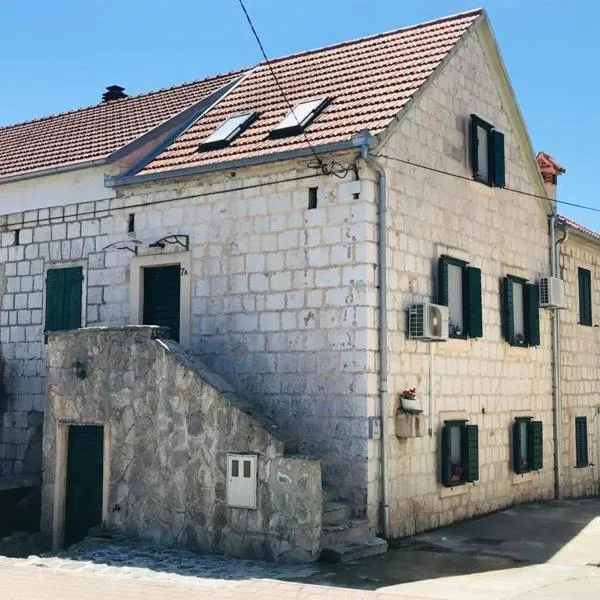 Stone house Saint Michael, hotel in Gornji Kraj