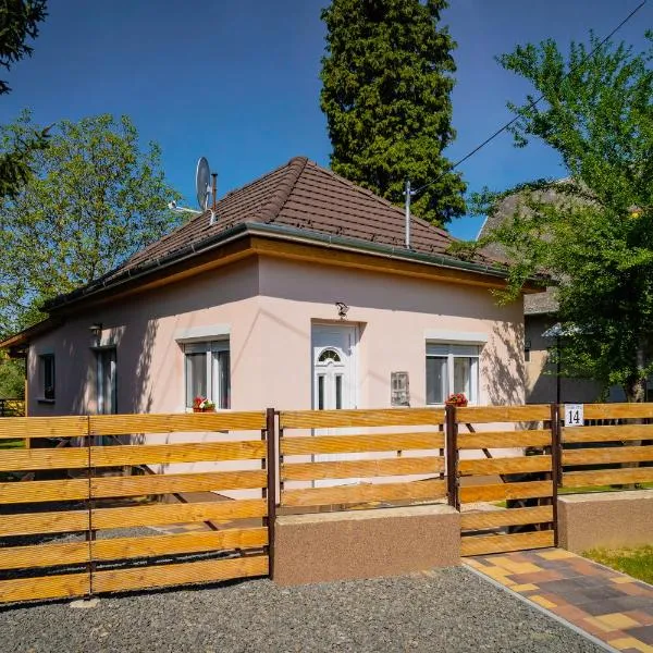 Bodza Apartmanház, hotel v Harkánech