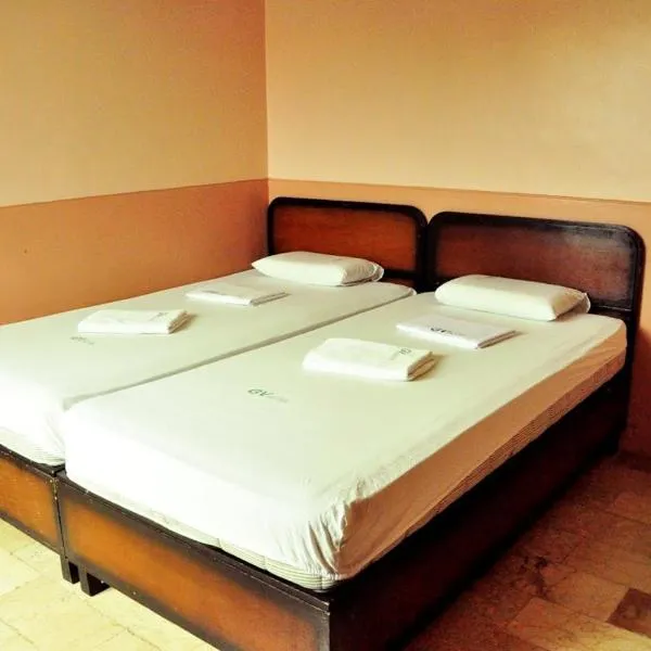 GV Hotel - Camiguin, hotel v Mambajau