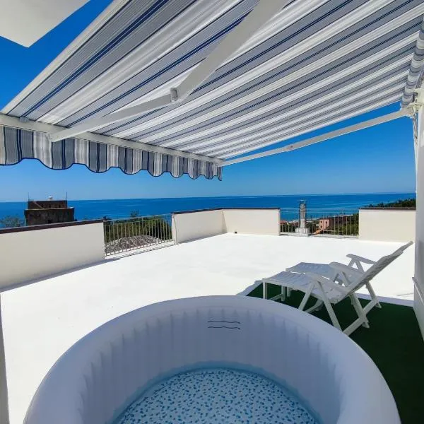 Una Terrazza sul Mare The Lighthouse, hotel v destinaci Paola