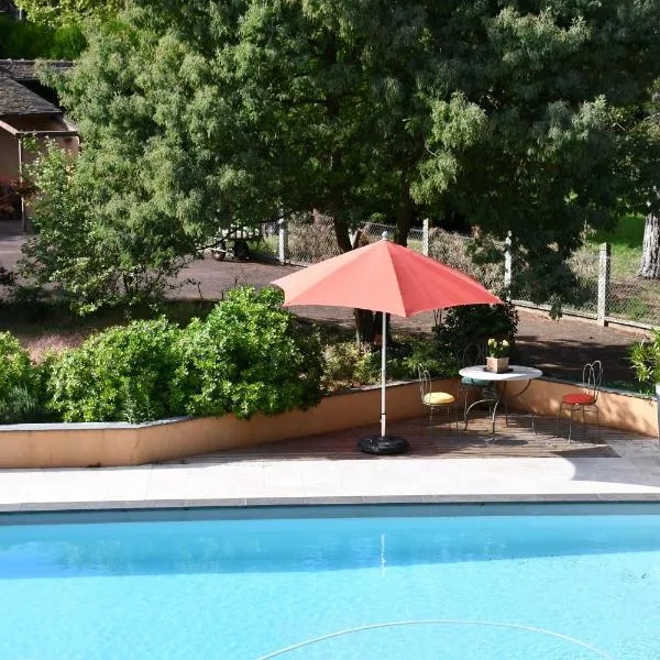 La Californie – hotel w mieście Changé