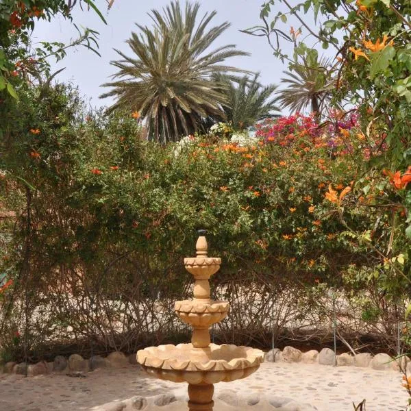La Palmeraie De Massa, hotel v destinaci Zaouit Massa
