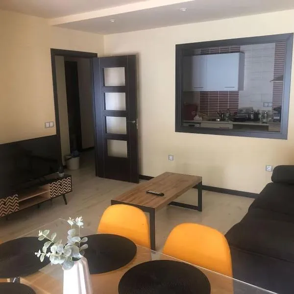 Apartamento MIRABOSQUE - plaza garaje incluida, hotel in Arenas de San Pedro