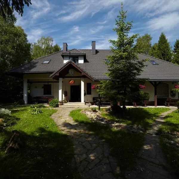 Stylowy Zajazd Pod Czarnym Kogutem, hotel v destinácii Czarna
