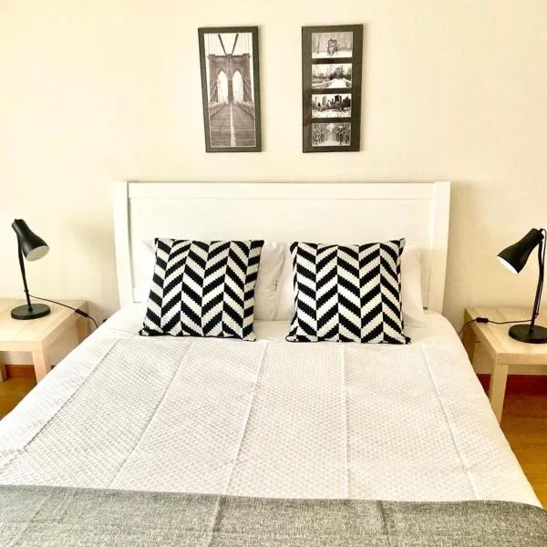 Yellow Five Apartment, hotel u gradu Ponta Delgada