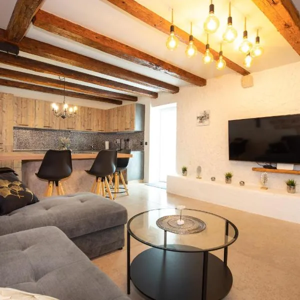 Casa Scala - 5* house in the Old town centre, hotel sa Krk