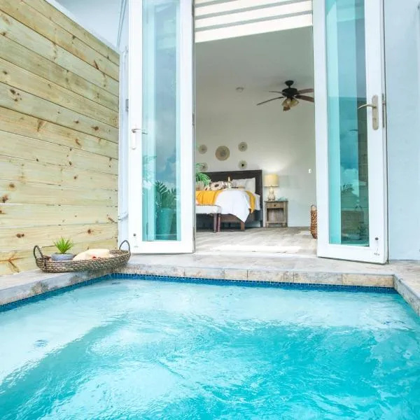 Casa Loba Suite 3 with private pool and tub, hotel v destinaci Rincón