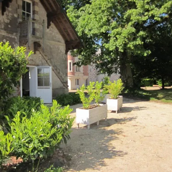 La Vallière en Vue - gîte avec sauna, מלון בReugny