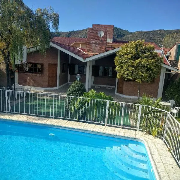 Cabañas Bosque, hotel in Villa Carlos Paz