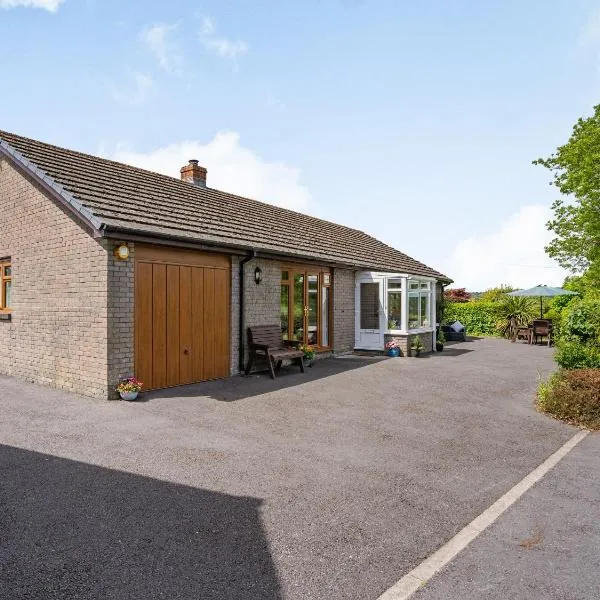 Yr Hen Ffald, hotel in Llanedy