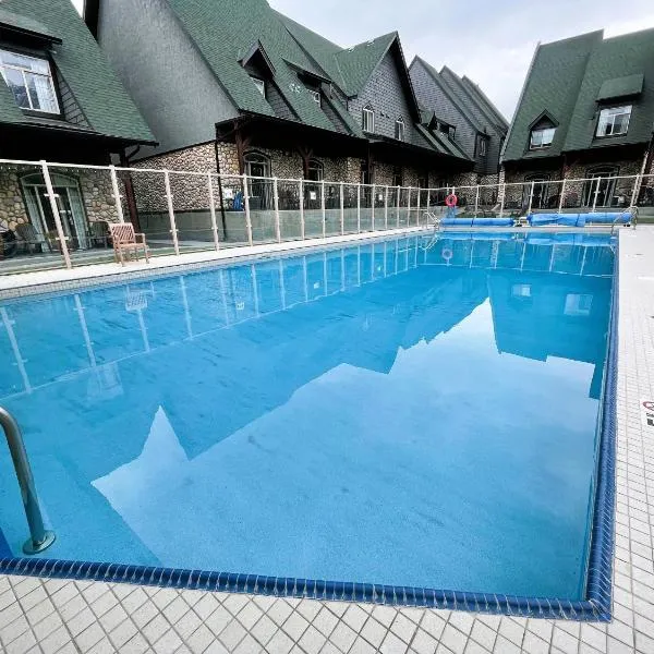 Renovated Chalet at Mystic Springs, Mountain Views, Pets Welcome!, hotel in Canmore