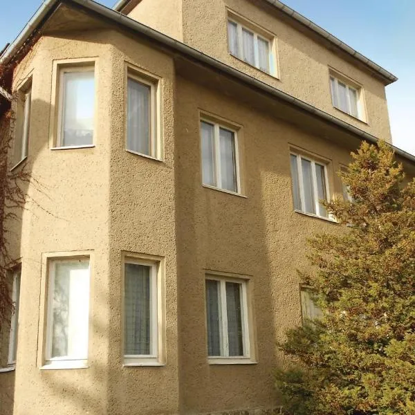 Amazing Apartment In Warenmüritz โรงแรมในวาเริน