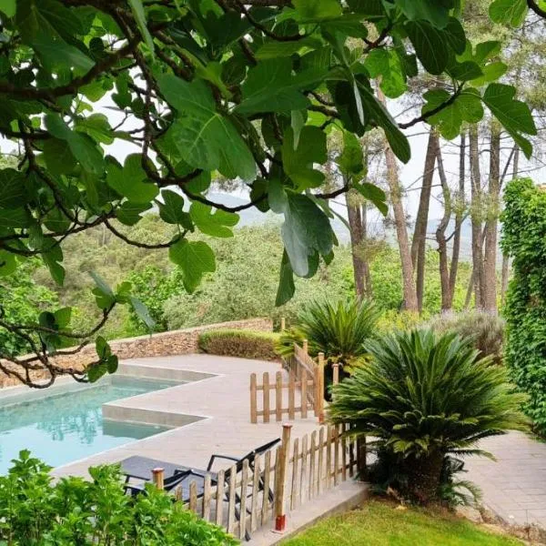 Casa Rural Sierra de Aguafría. Finca El Robledillo, hotel Monesterióban