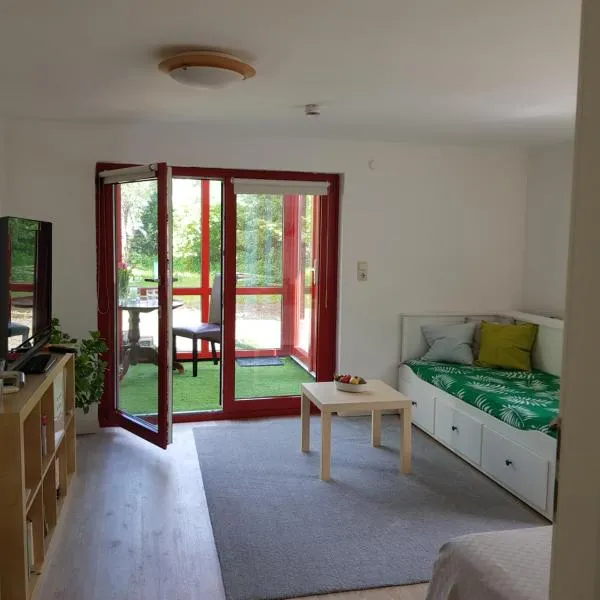Charmante Einliegerwohnung, hotel in Kiel