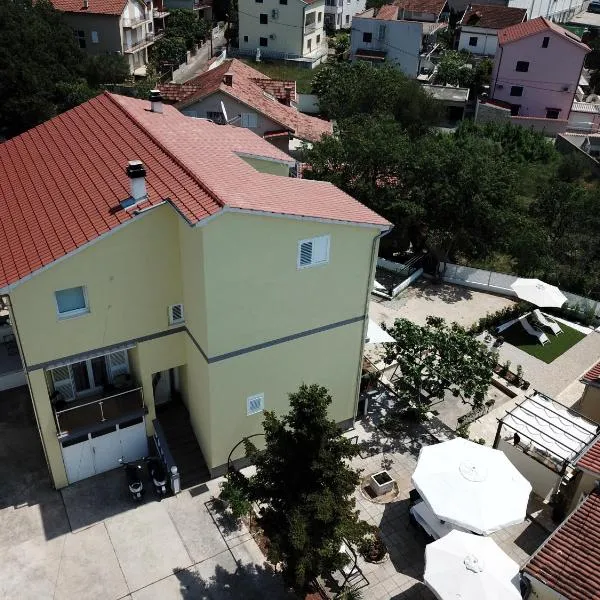 House Roca, hotel in Vodice