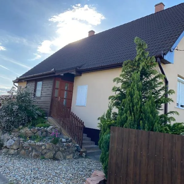 Pannonia Vendégház, hotel v destinaci Csengőd