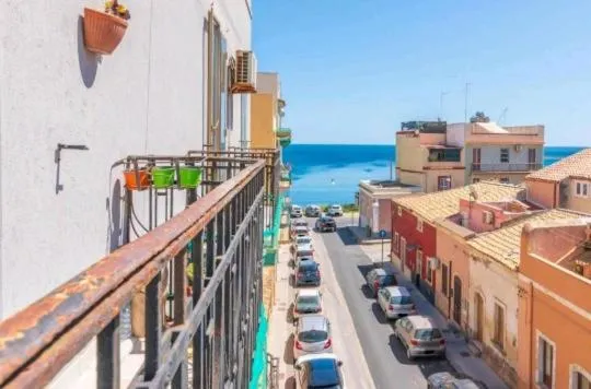 CASA ALABO, hotel v destinaci Augusta
