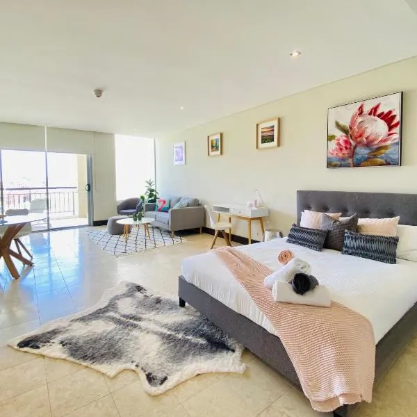 237 Santai - Second floor studio by uHoliday, ξενοδοχείο σε Casuarina