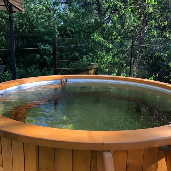 Bárka a Tiszához apartman, hotel v destinaci Tiszaug