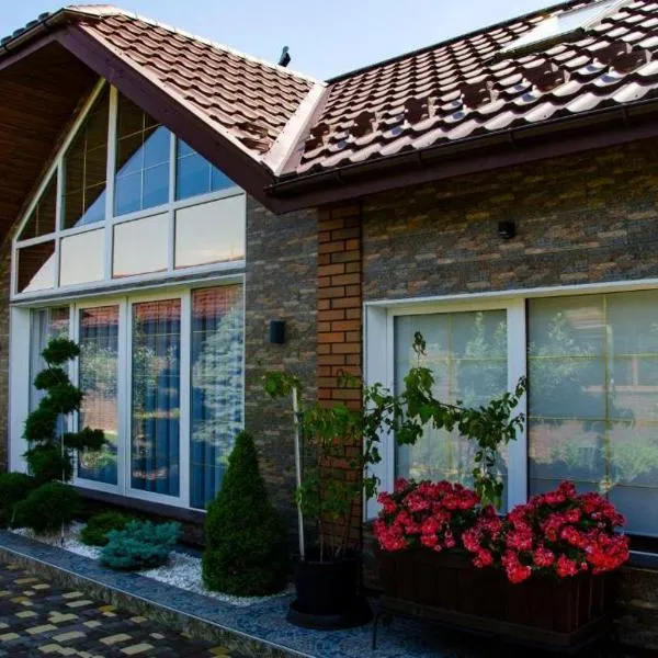 Villa Grand Family, hotel in Rozhny