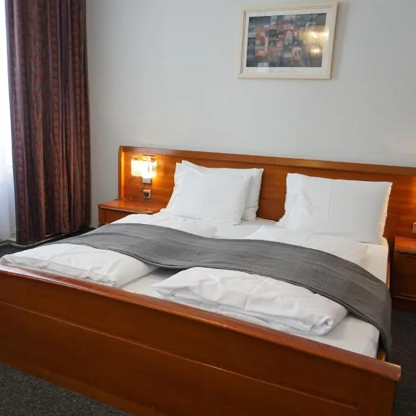 Hotel Pension Lumes - Self Check In, hotel ve Vídni