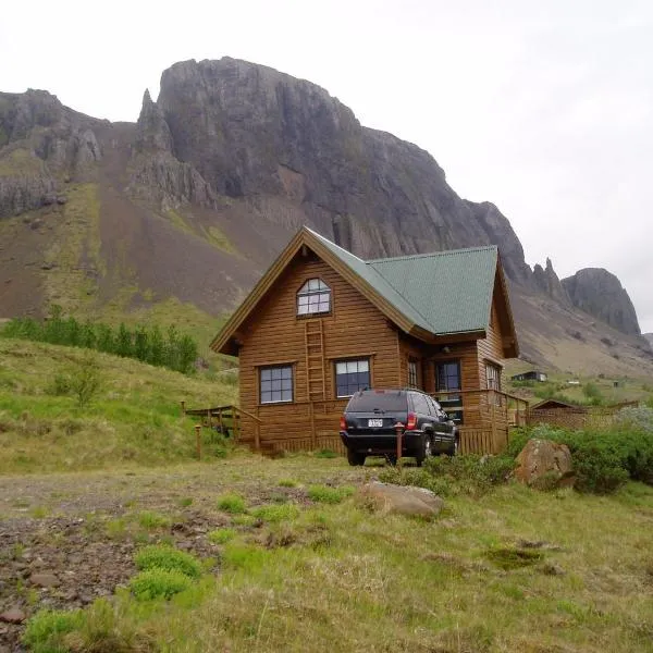 Vindheimar Cottage - Great View - Hot Tub, hotel v destinaci Skeljabrekka