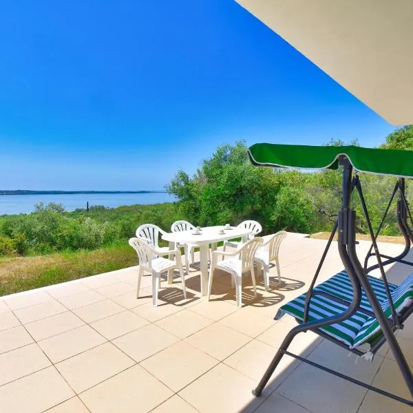 Villa Menethea Sea View - 5min from Issos beach, hotel in Línia