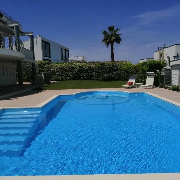 just blue, hotel v destinaci Montesilvano