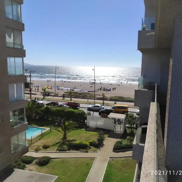 Dpto en primera línea de playa, hotel in La Serena
