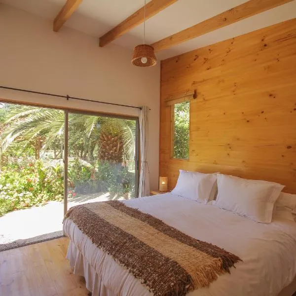 Cabañas en la naturaleza a pasos de la Playa, hotel v destinaci La Serena