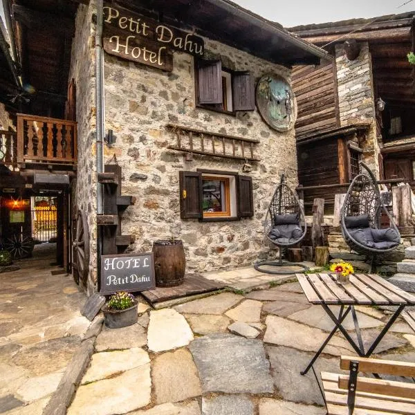 Hotel Petit Dahu - Chambres et Restaurant, hotel in Ceresole Reale