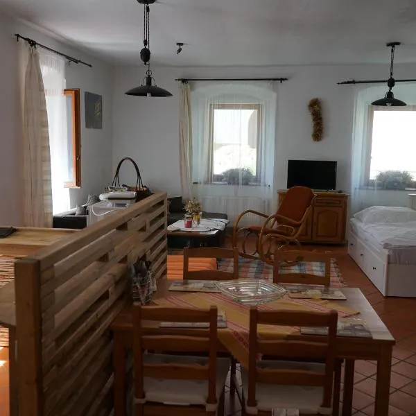 Apartmány Statek Číměř, khách sạn ở Číměř