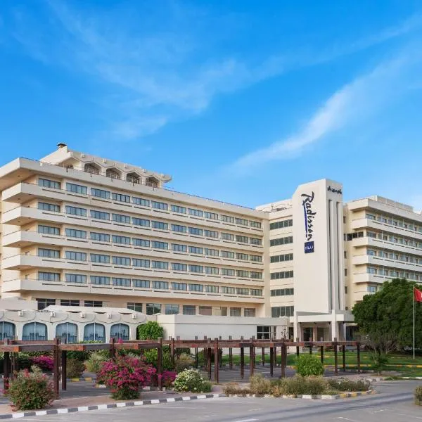 Radisson Blu Hotel & Resort, Al Ain, hotel di As Sād