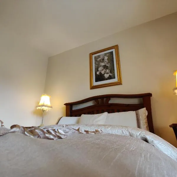 'Senán' Luxury Double Room, hotel a Foxford