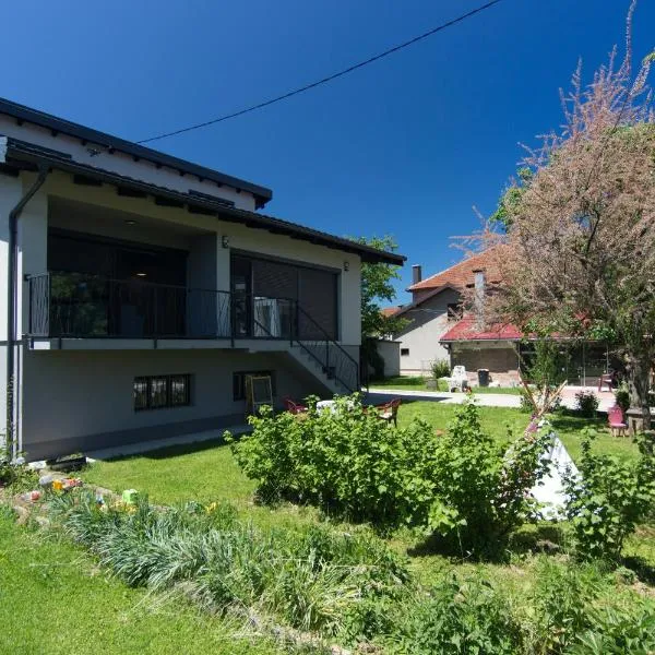 Modern House in Visoko, khách sạn ở Visoko