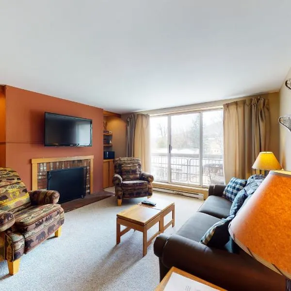 Mountainside 44, hotel in Warren
